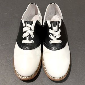 WILLITS CLASSIC BLACK AND WHITE SADDLE OXFORD WONENS 7
